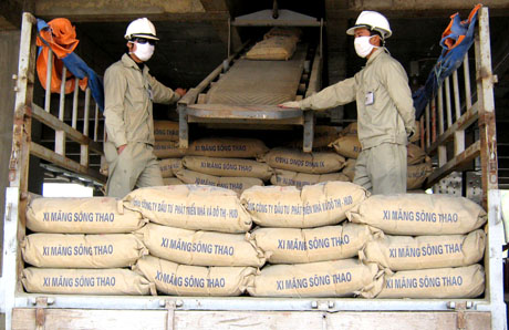 Tiêu thụ xi măng tăng cả ở nội địa và xuất khẩu